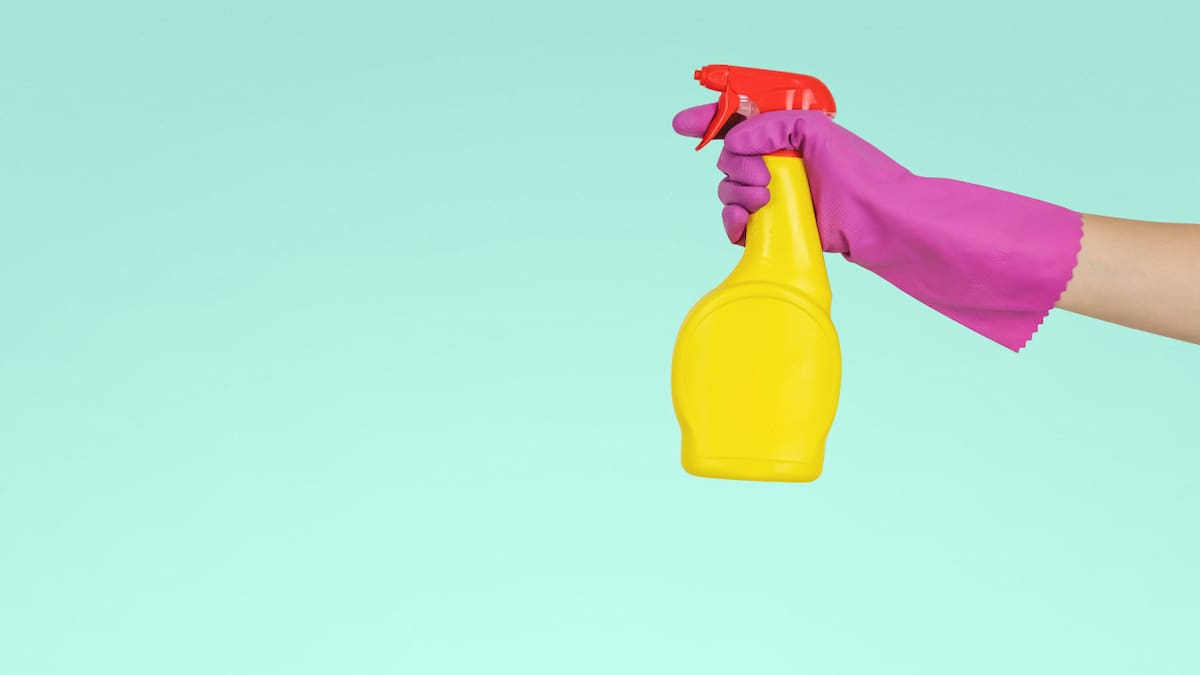 ANMAT prohibió la comercialización de distintos productos de limpieza y cocina: conocé cuáles son y los motivos