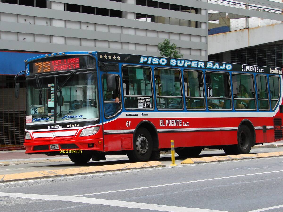 Línea de colectivo 75.