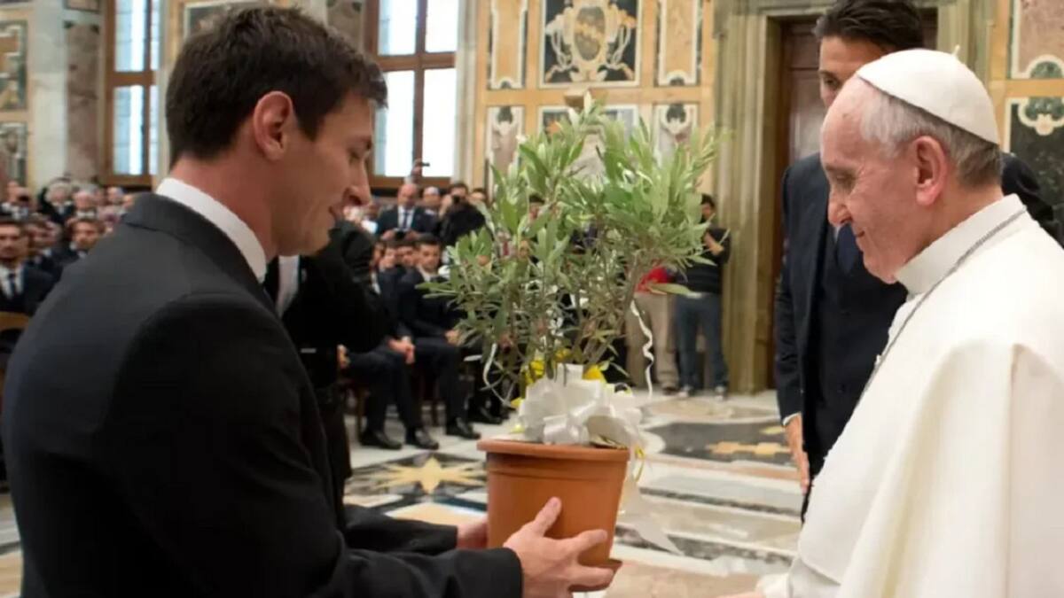 Lionel Messi despidió al papa Francisco. Foto: archivo NA