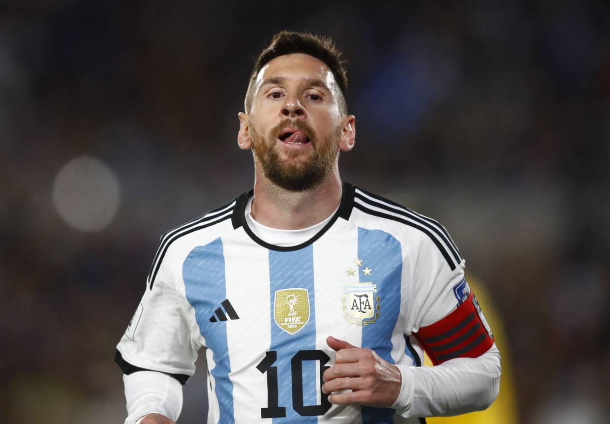 Lionel Messi en el Argentina ante Paraguay. Foto: REUTERS.