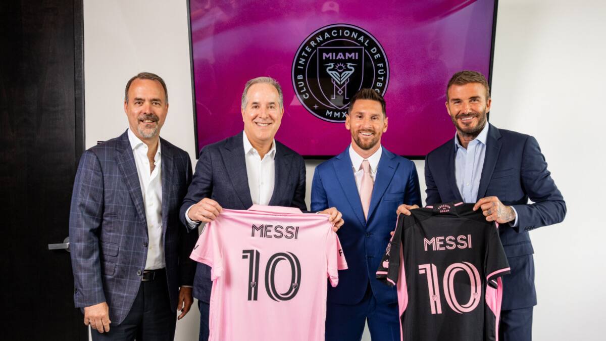 Lionel Messi firmó su contrato con el Inter Miami. Foto: Twitter @InterMiamiFC.