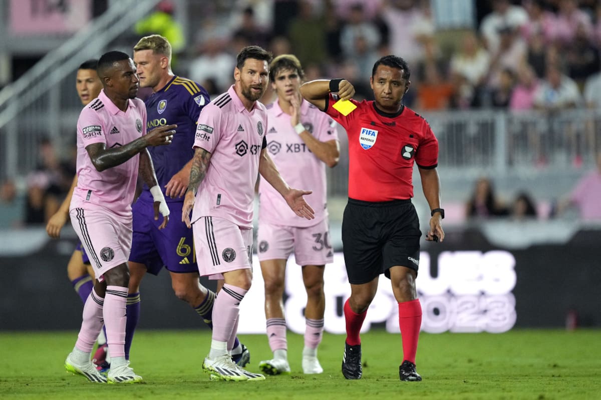Lionel Messi fue amonestado en el clásico contra Orlando City. Foto: Reuters.