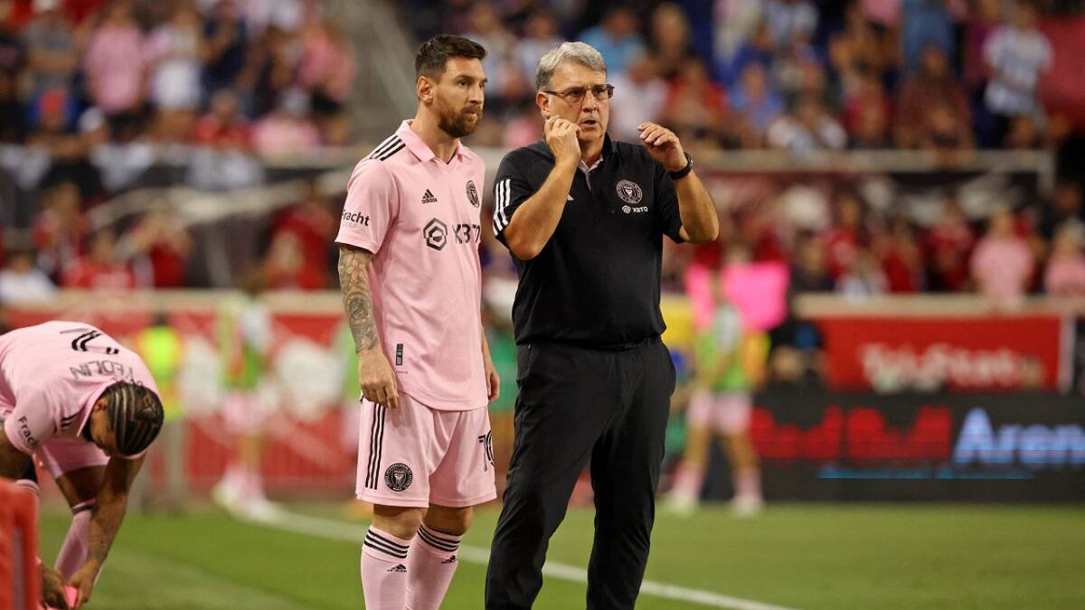 Lionel Messi junto a Gerardo Martino. Foto: Reuters.