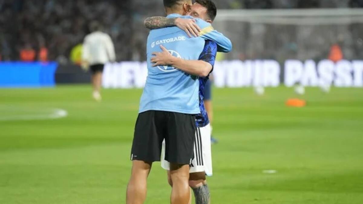 Lionel Messi y Luis Suárez. Foto: NA.