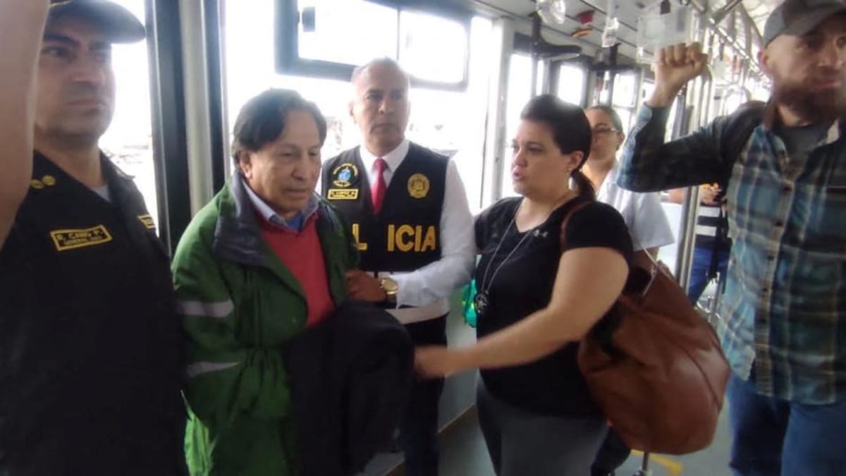 Llegada de Alejandro Toledo a Perú. Foto: Reuters.