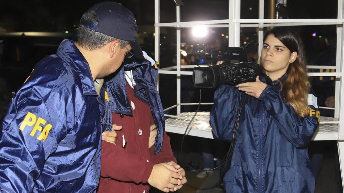 Llegada de Navarro Cádiz al país - Foto Noticias Argentinas