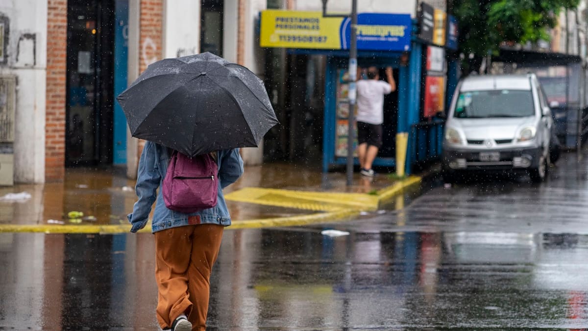 Domingo con lluvias en Buenos Aires: el SMN emitió alertas por frío extremo, tormentas y fuertes vientos en varias provincias
