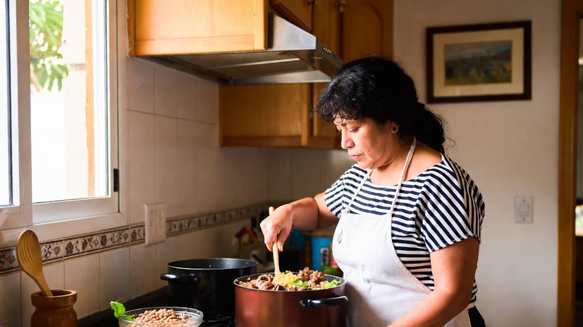 Cómo hacer un locro criollo para el 1° de mayo: la receta original de Doña Petrona, con ingredientes y paso a paso