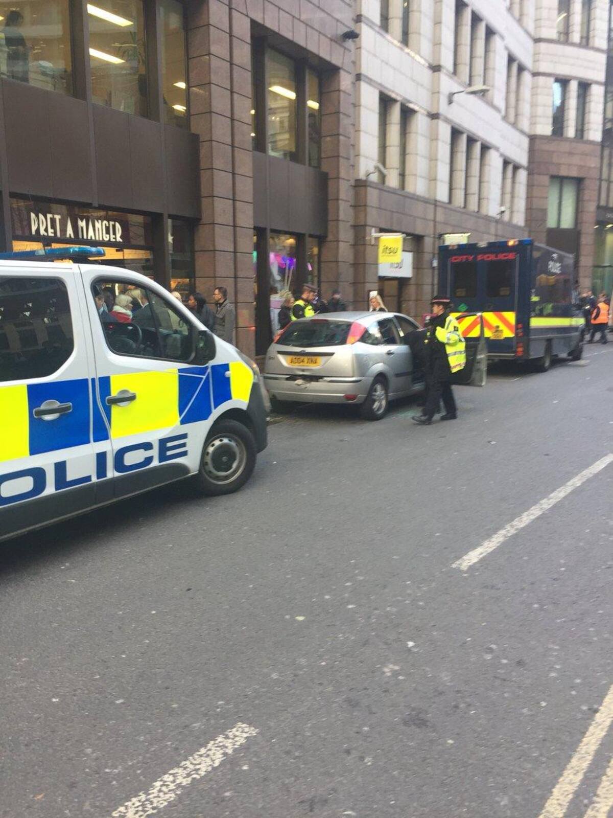Londres - Cierre de edificio - Amenaza