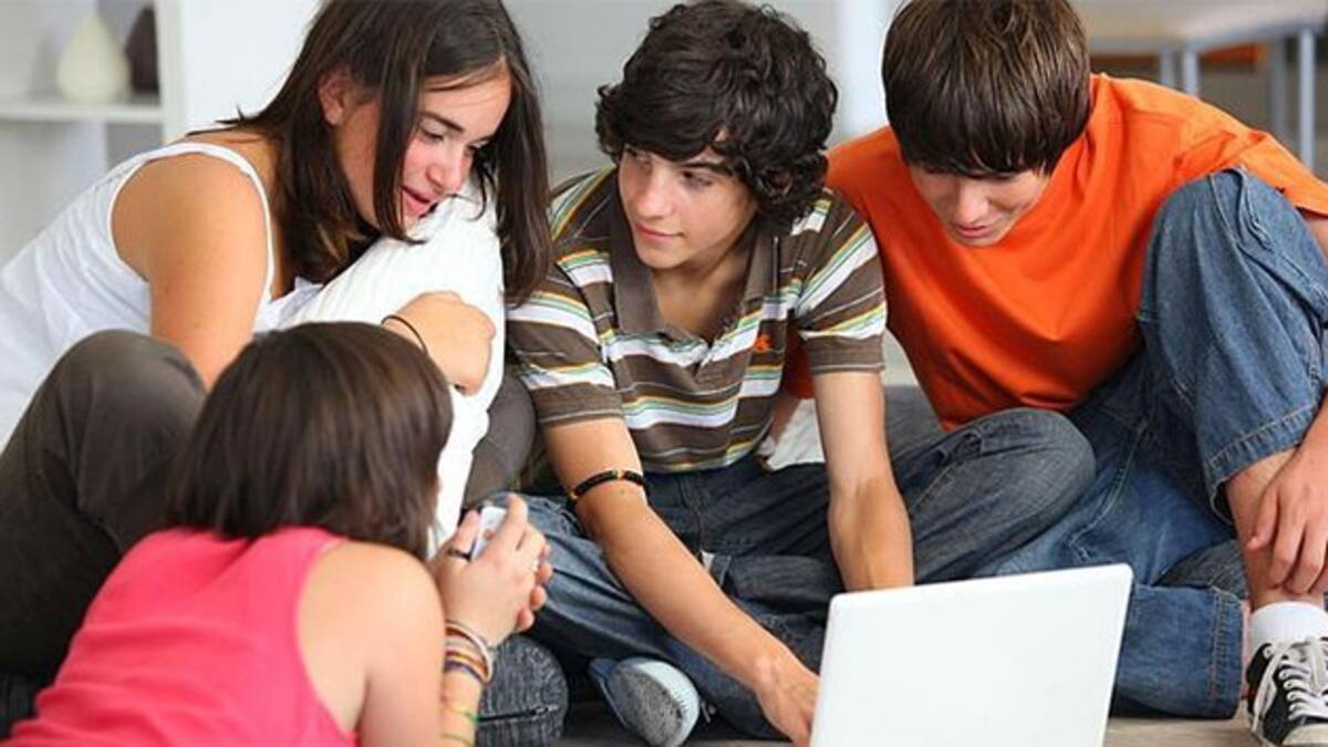 Polémica medida del Gobierno: los adolescentes podrán invertir desde los 13 años