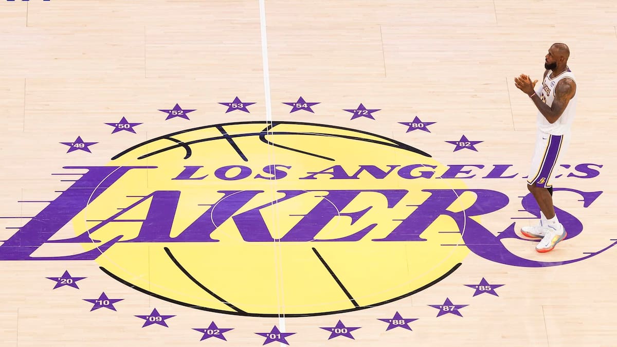 De intentar quedarse con el Mundial a comprar a Los Ángeles Lakers: la millonaria cifra que pagó el empresario vinculado a Trump por la franquicia de la NBA