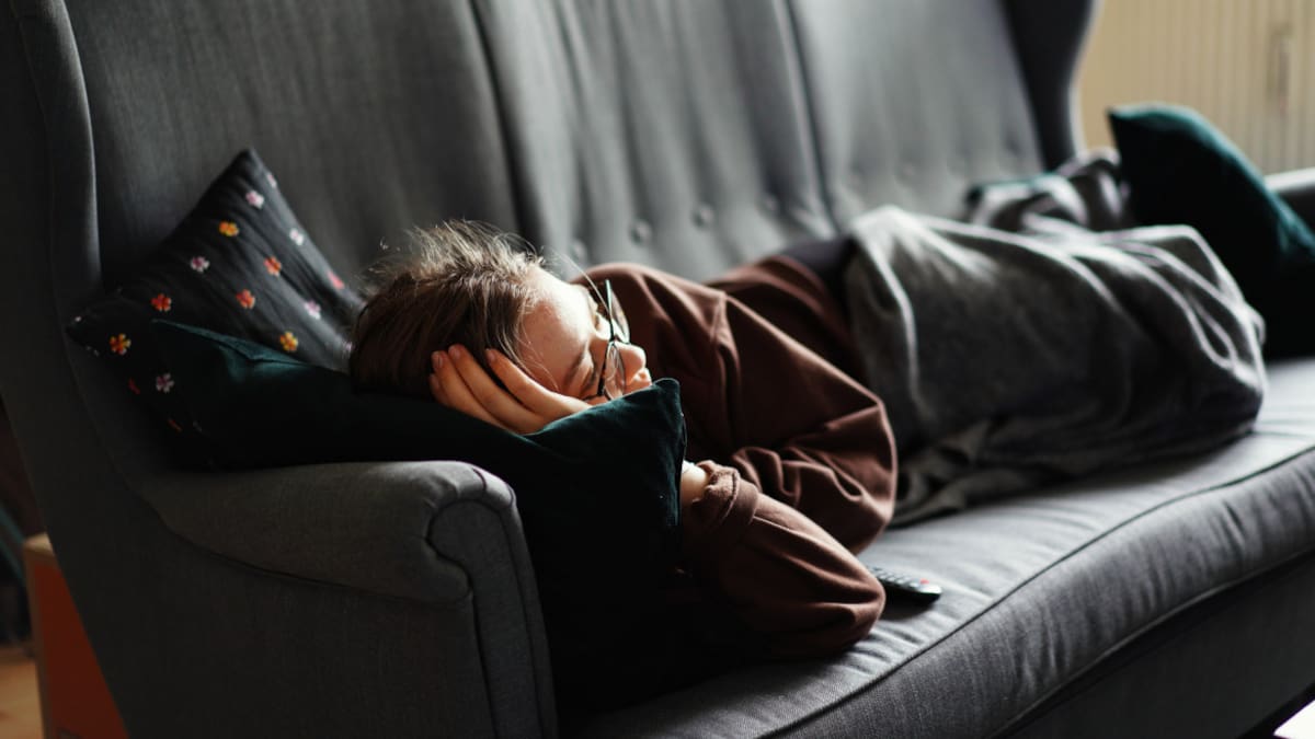 Dormir bien, pero poco: cuánto tiempo debe durar la siesta ideal para mejorar la memoria, según la NASA