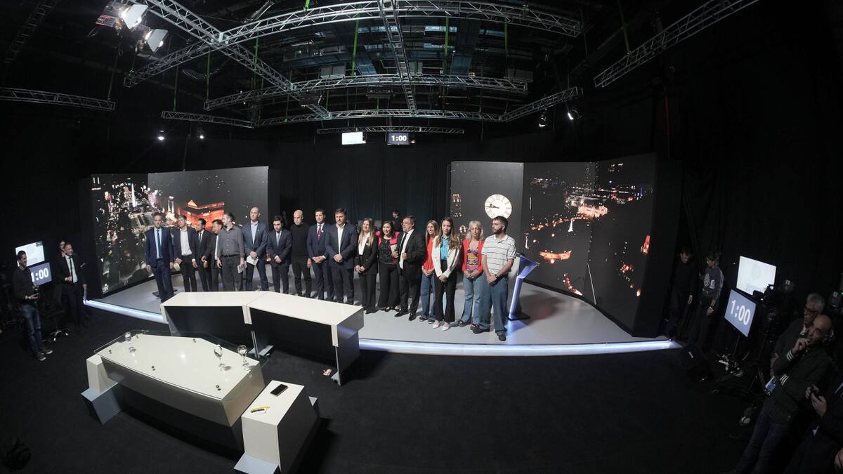 Los candidatos que encabezan las listas de legisladores porteños para las elecciones del 18 de mayo. FOTO: CLAUDIO FANCHI/NA.