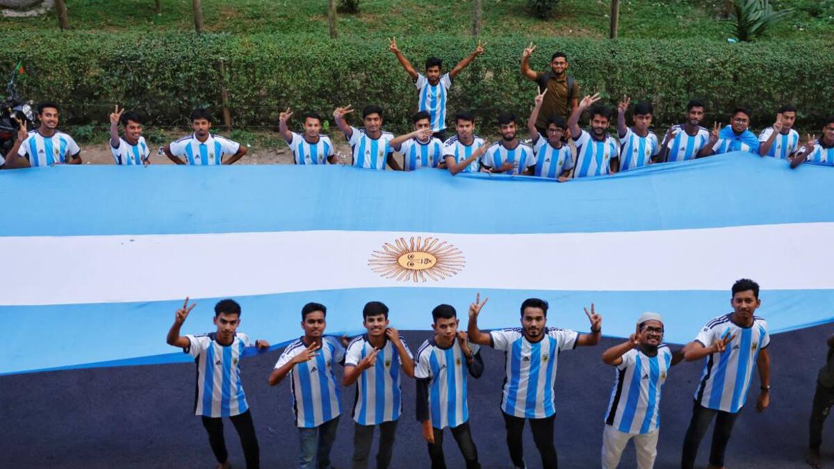 Los fanáticos de Argentina en Bangladesh. Foto: Reuters.