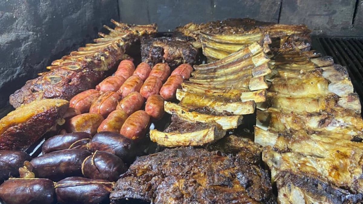 Los manjares de la parrilla, pero esta vez con carne de cerdo. Foto: Instagram @parrisecretito.
