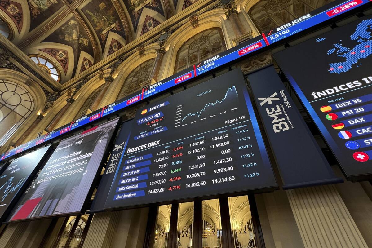 Los mercados financieros mundiales continúan reaccionando a los aranceles recíprocos que el presidente de Estados Unidos, Donald Trump, implementó esta semana. EFE/ Altea Tejido