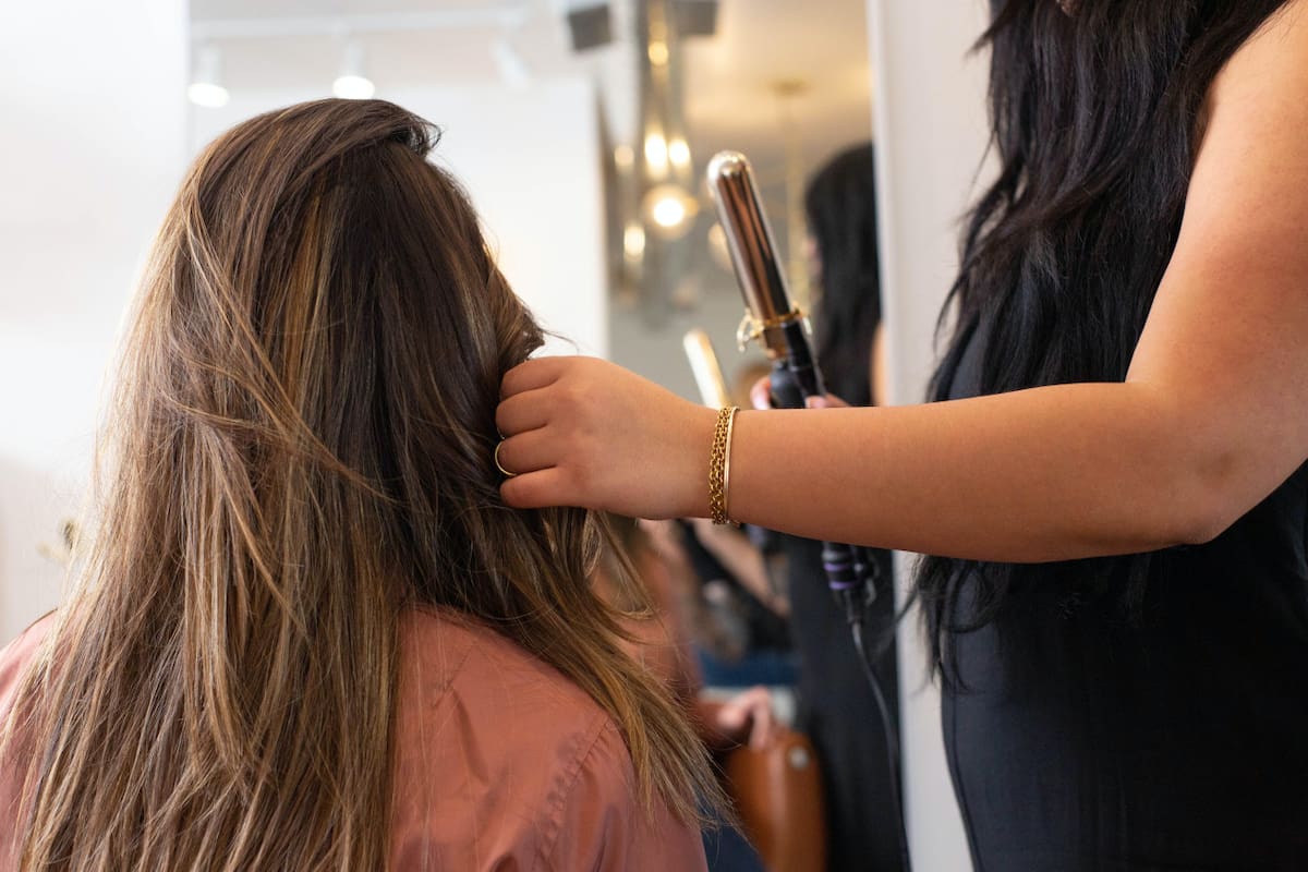 Los riegos de los quimicos del alisado. Foto: Unsplash