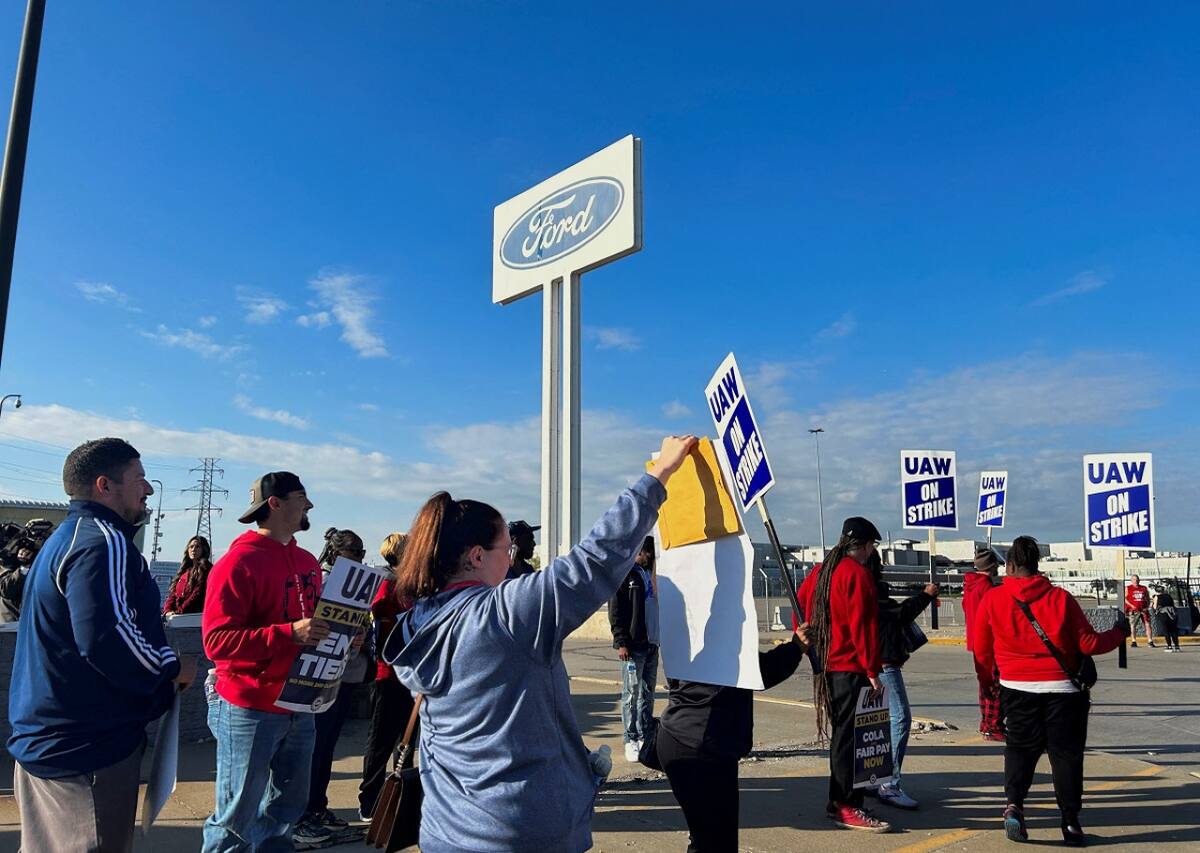 Los trabajadores de la planta de Ford en Michigan. Foto: Reuters.