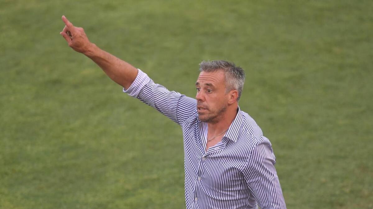 Tras la derrota ante Arsenal, Pusineri quedó "en la cuerda floja" como DT de Independiente