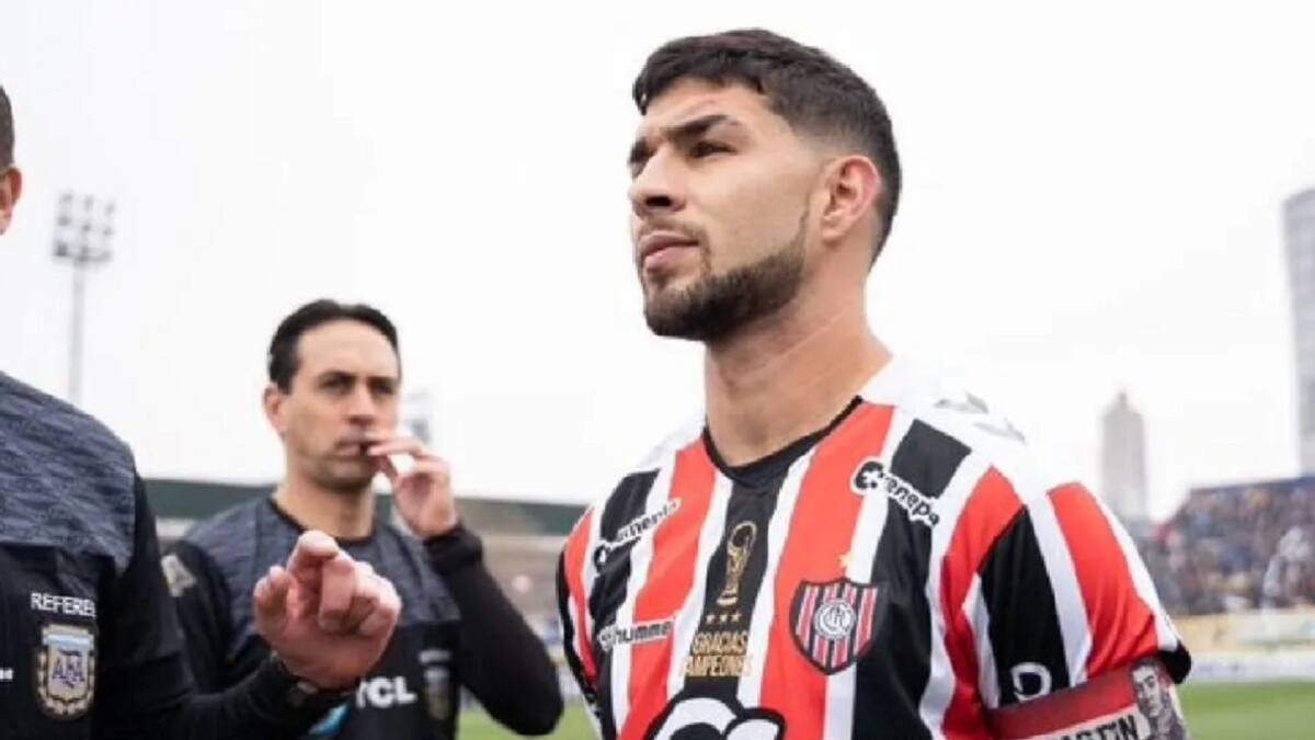 Luciano Perdomo, futbolista. Foto: Chacarita