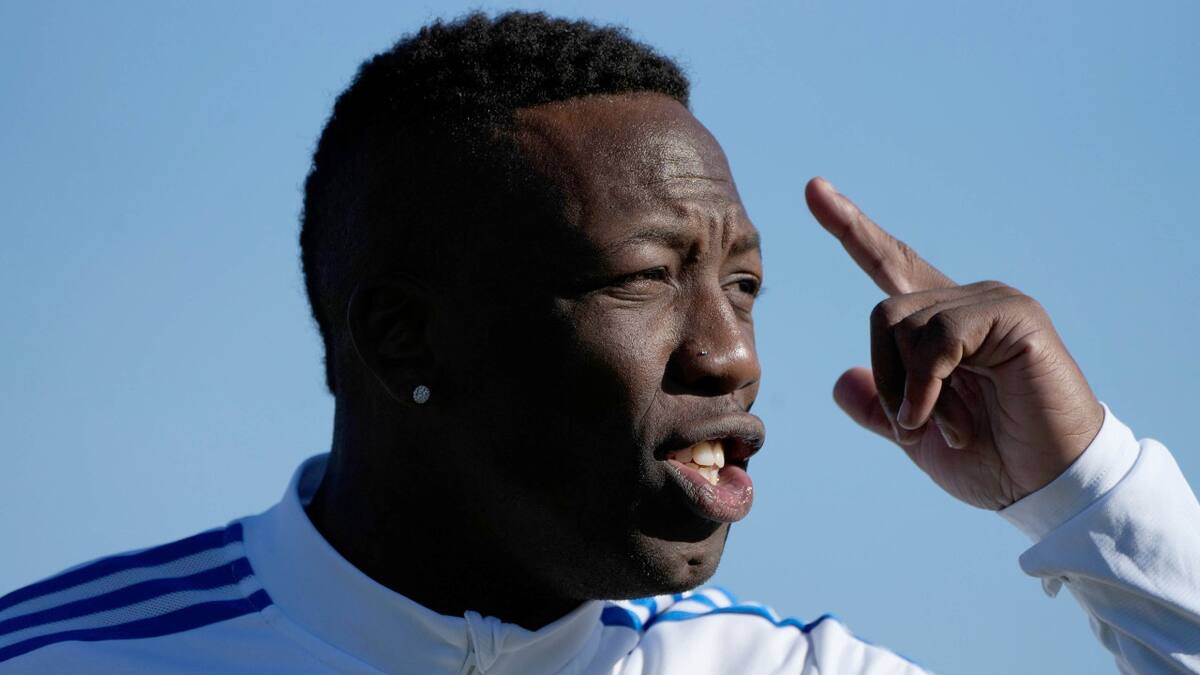 Luis Advíncula salió lesionado en la victoria de Boca frente a Central Córdoba. Foto: NA.