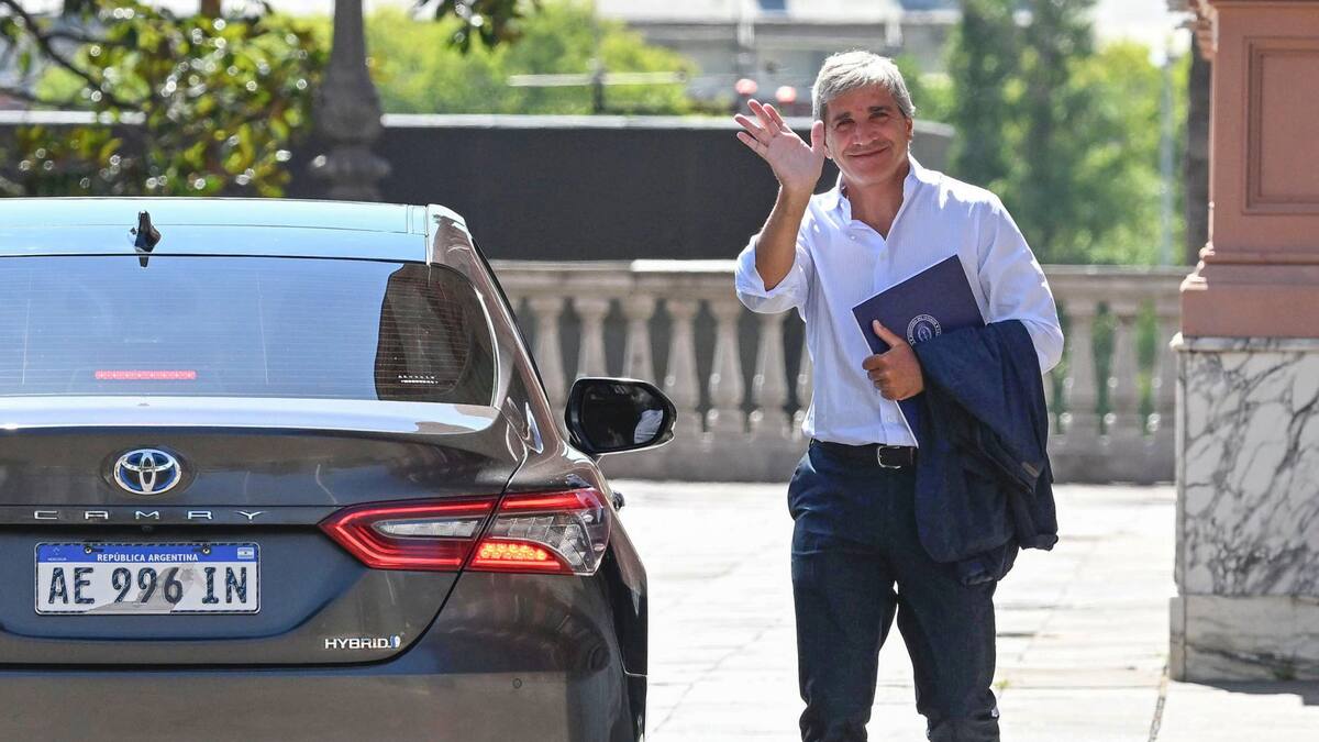El ministro de Economía aseguró que "Argentina Week" dio sus frutos en inversiones.