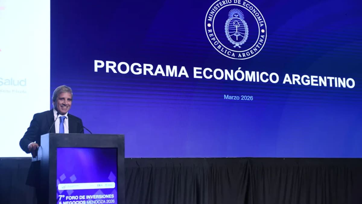 El ministro de Economía defendió la apertura comercial.