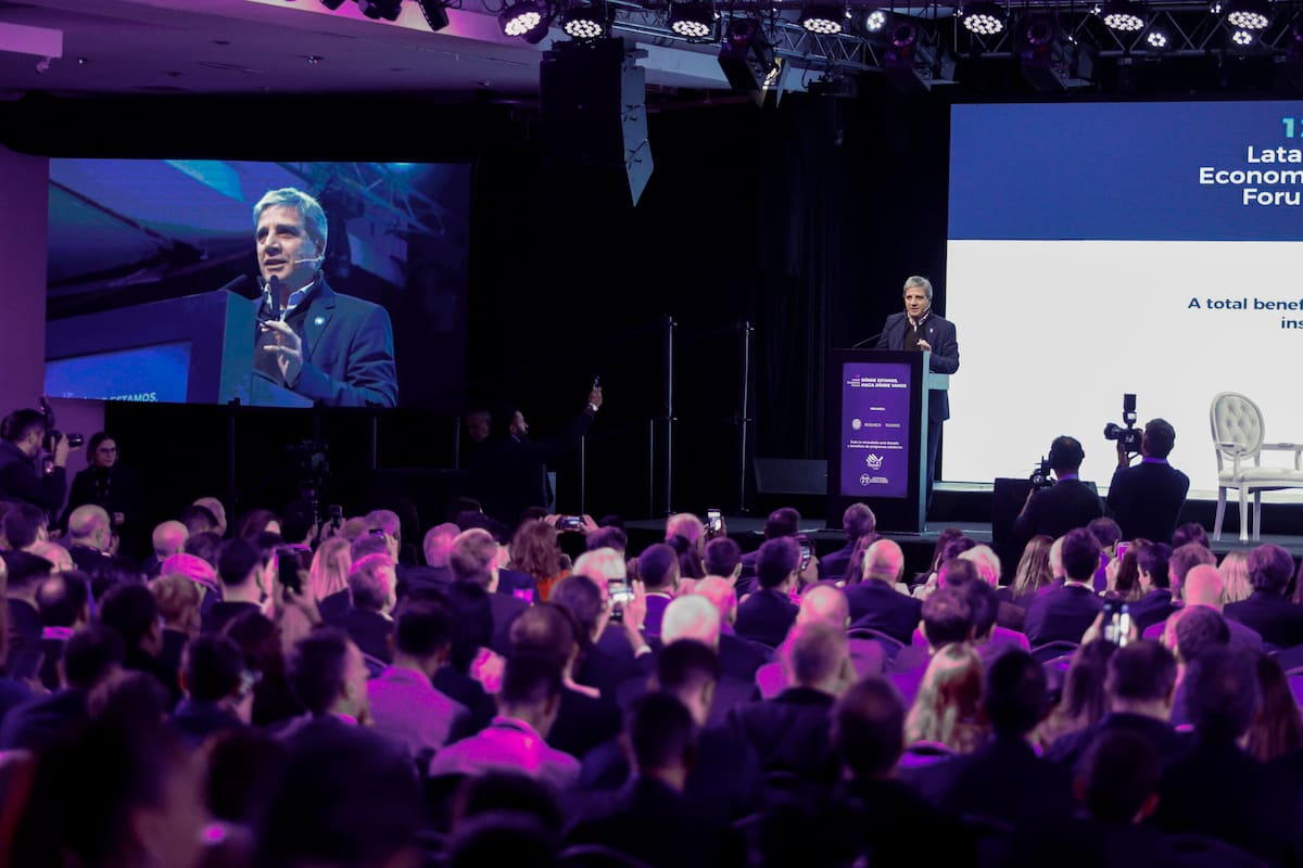 Luis Caputo en el Latin Economic Forum.
