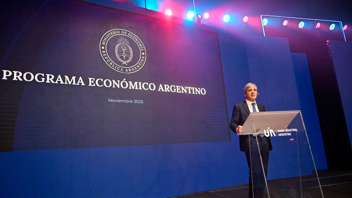 Luis Caputo se refirió al futuro de la economía argentina.