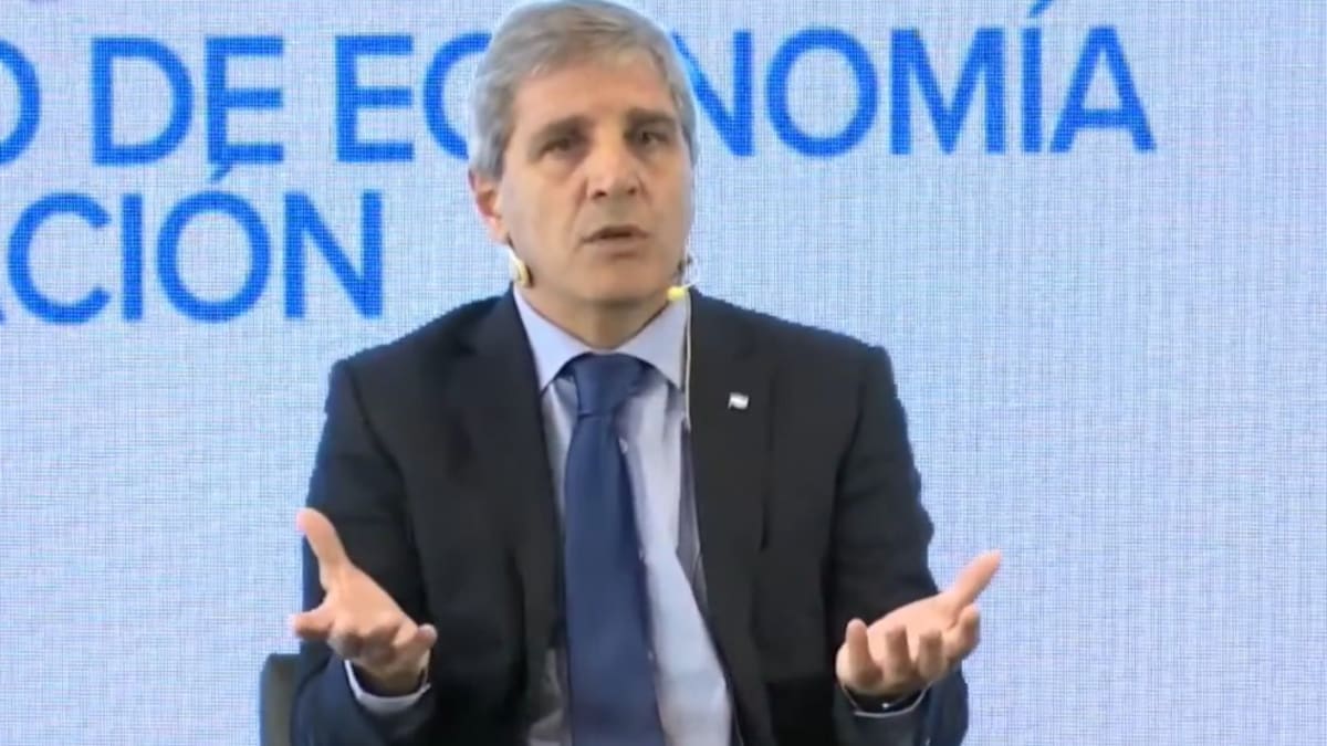 Luis Caputo: “Nosotros nunca dijimos que la economía se solucionaba en dos años”
