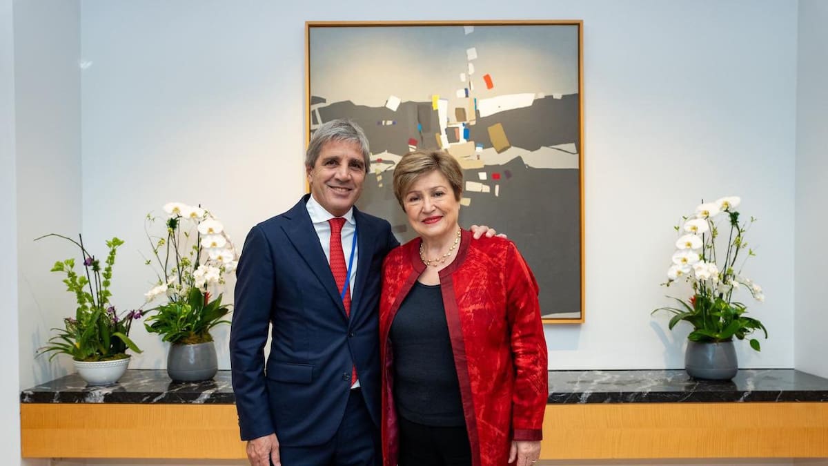 Luis Caputo celebró la aprobación de la segunda revisión del FMI: “Contribuirá a fortalecer el crecimiento económico de nuestro país”