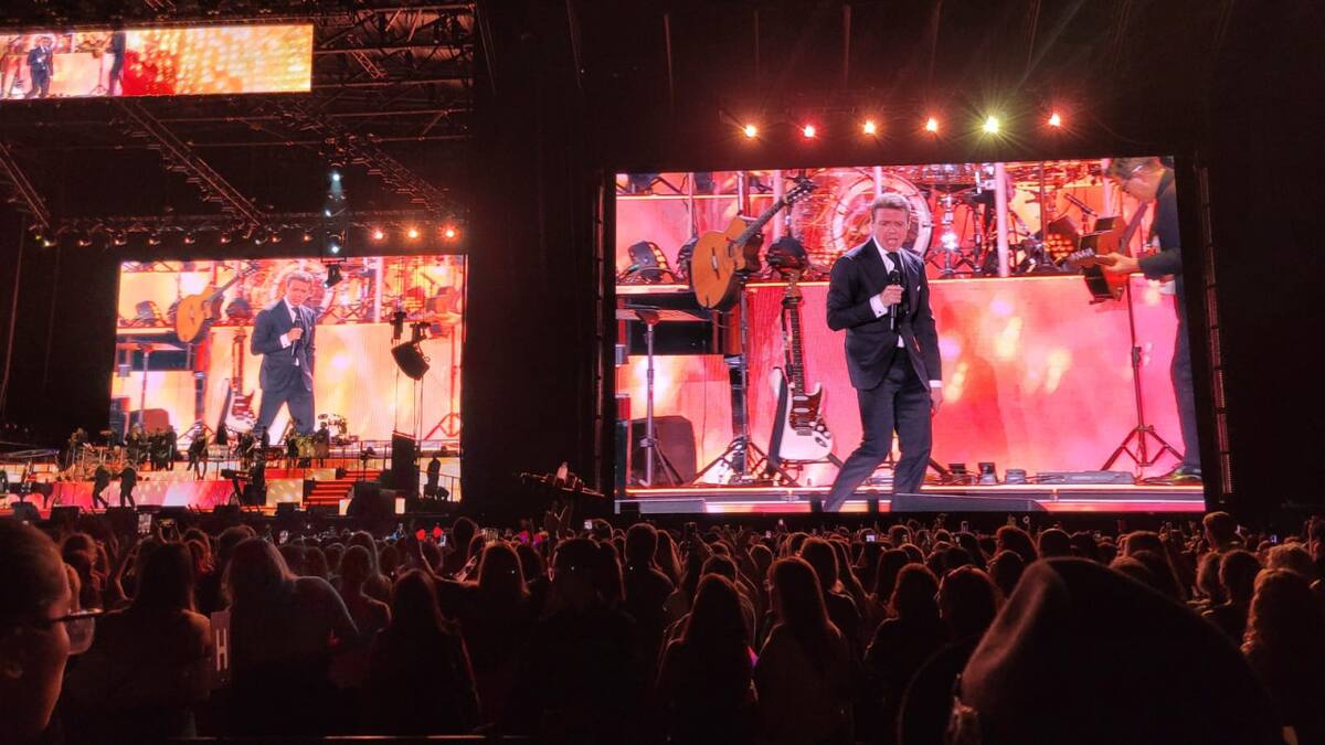 Luis Miguel cerró su gira en el Campo Argentino de Polo este miércoles 18 de diciembre. Foto: Canal26.com.