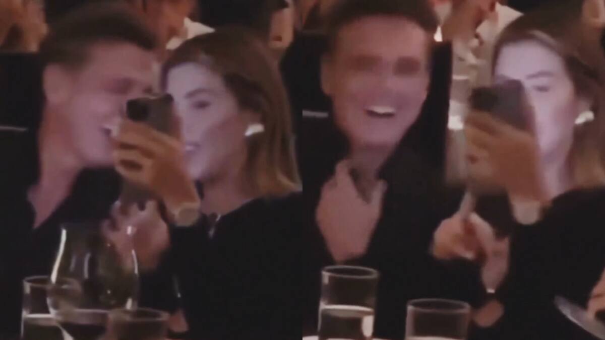Luis Miguel y Michelle Salas en una cena. Foto: captura video.
