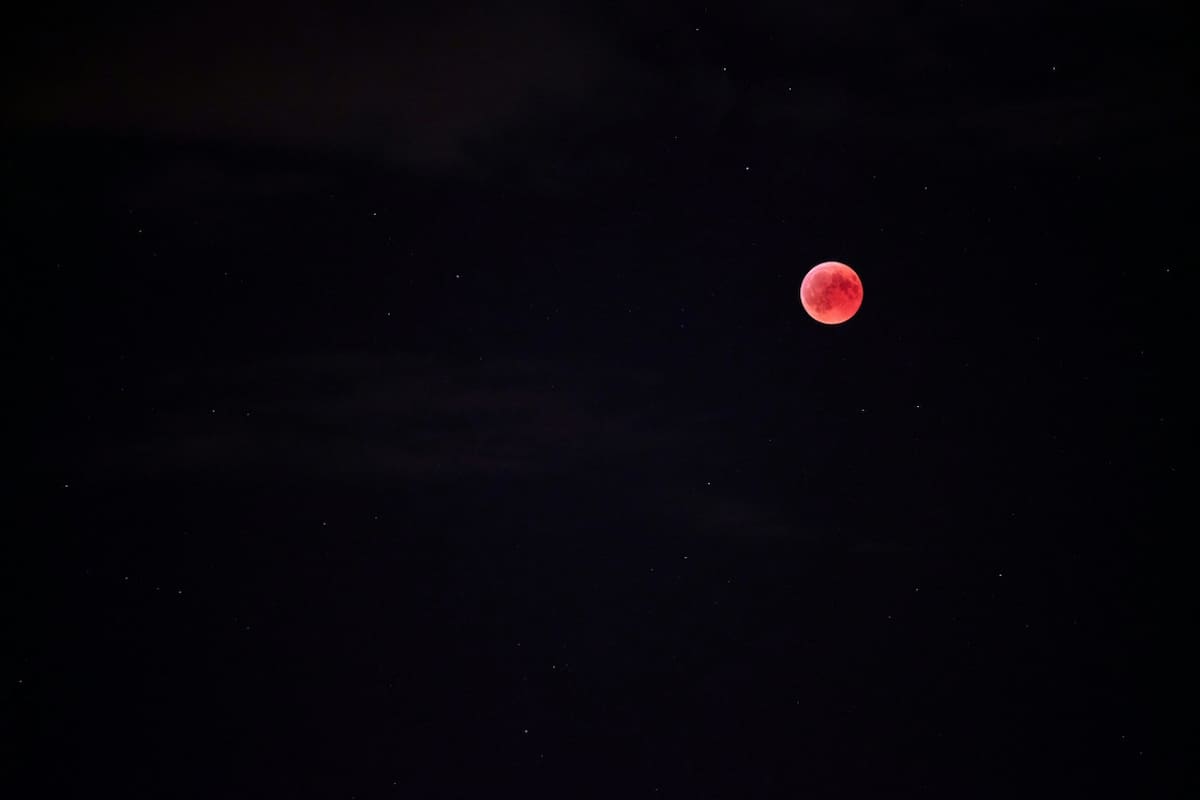 Luna de Fresa. Foto: Unsplash.