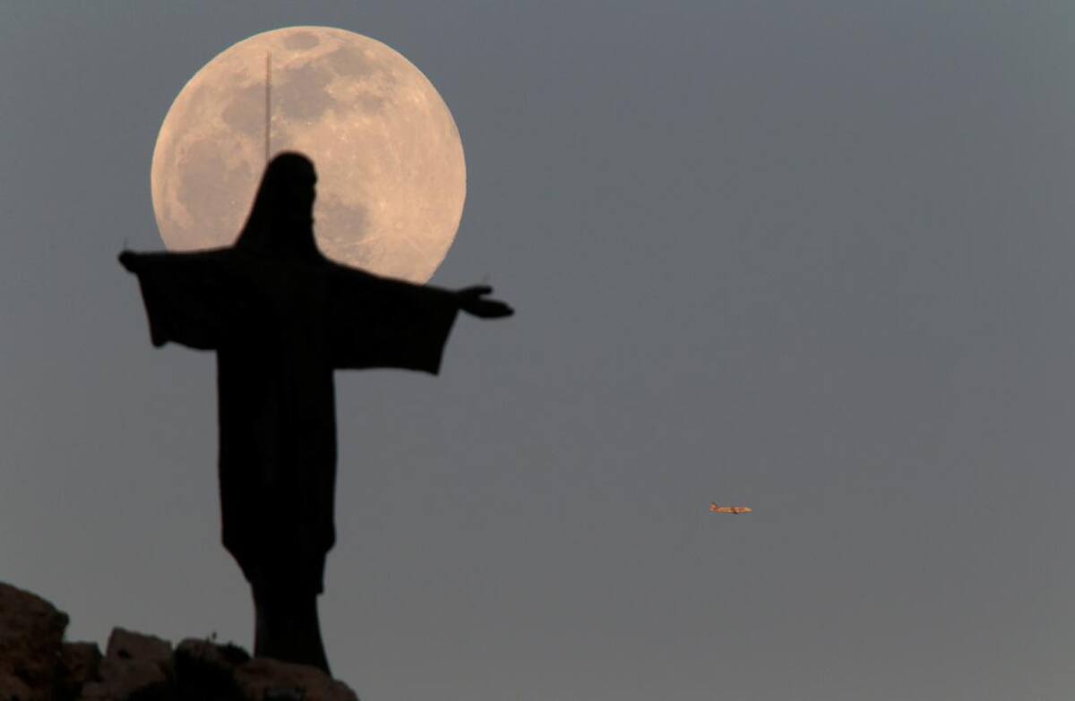 Luna de Nieve, Reuters