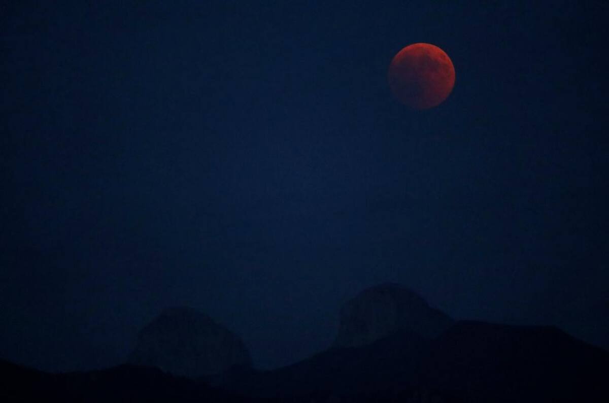 Luna de Sangre, Eclipse lunar, Suiza, Reuters