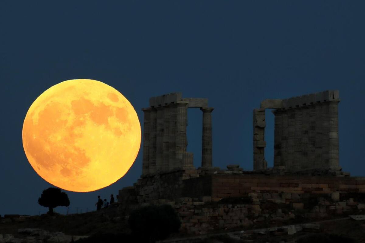 Luna de Sangre, Eclipse lunar, Templo del Poseidón, Atenas, Grecia, Reuters