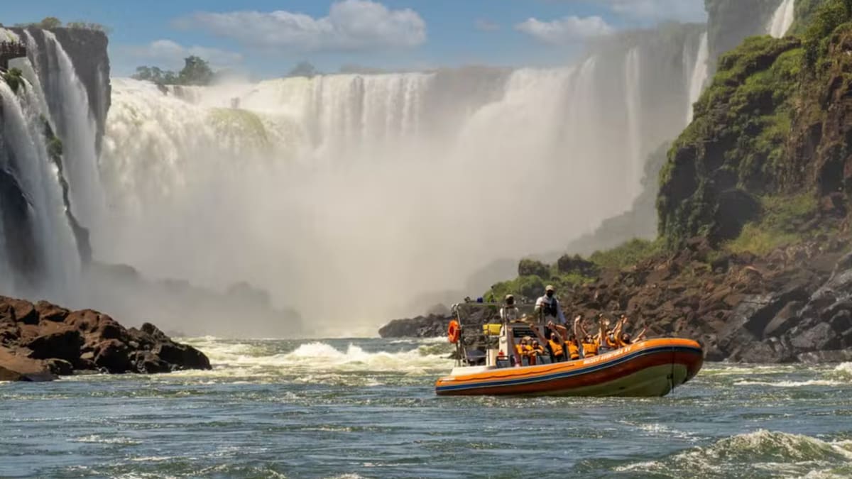 Tragedia en las Cataratas del Iguazú: un turista murió tras el vuelco de una lancha