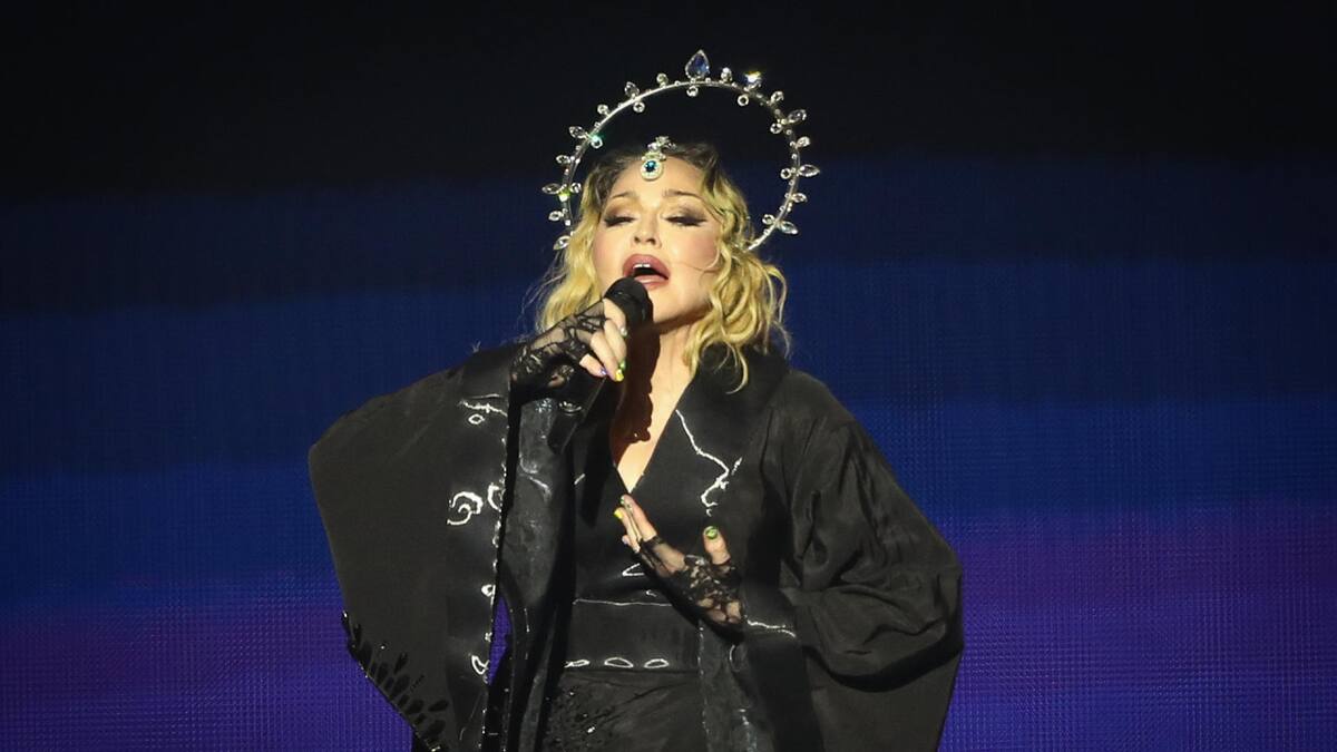Madonna se presentó en un concierto gratuito, única presentación de su gira The Celebration Tour en Sudamérica, en la playa de Copacabana. EFE