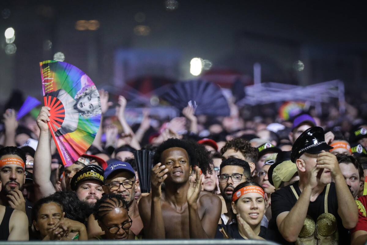 Madonna se presentó en un concierto gratuito, única presentación de su gira The Celebration Tour en Sudamérica, en la playa de Copacabana. EFE