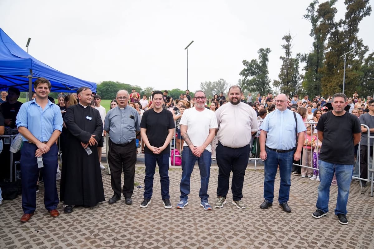 Malvinas Argentinas vivió el Vía Crucis junto a sus comunidades parroquiales