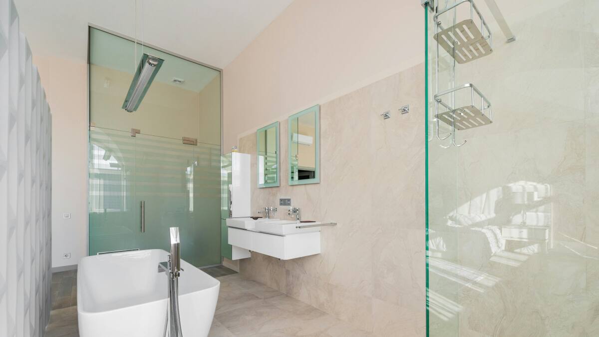 Mampara de baño. Fuente: Pexels