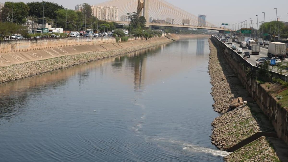 Mancha de contaminación. Foto: Agencia Brasil.