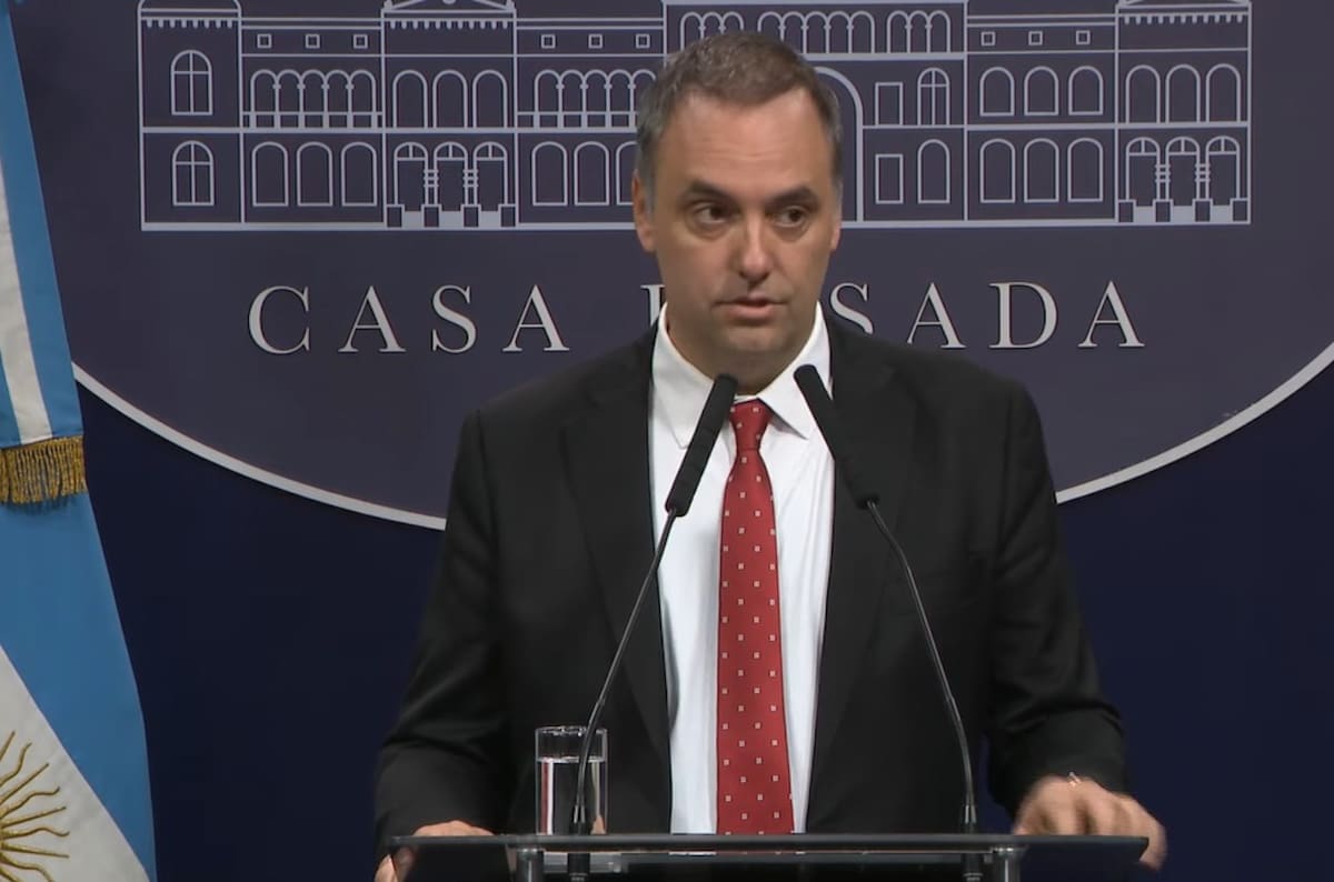 Manuel Adorni en conferencia de prensa