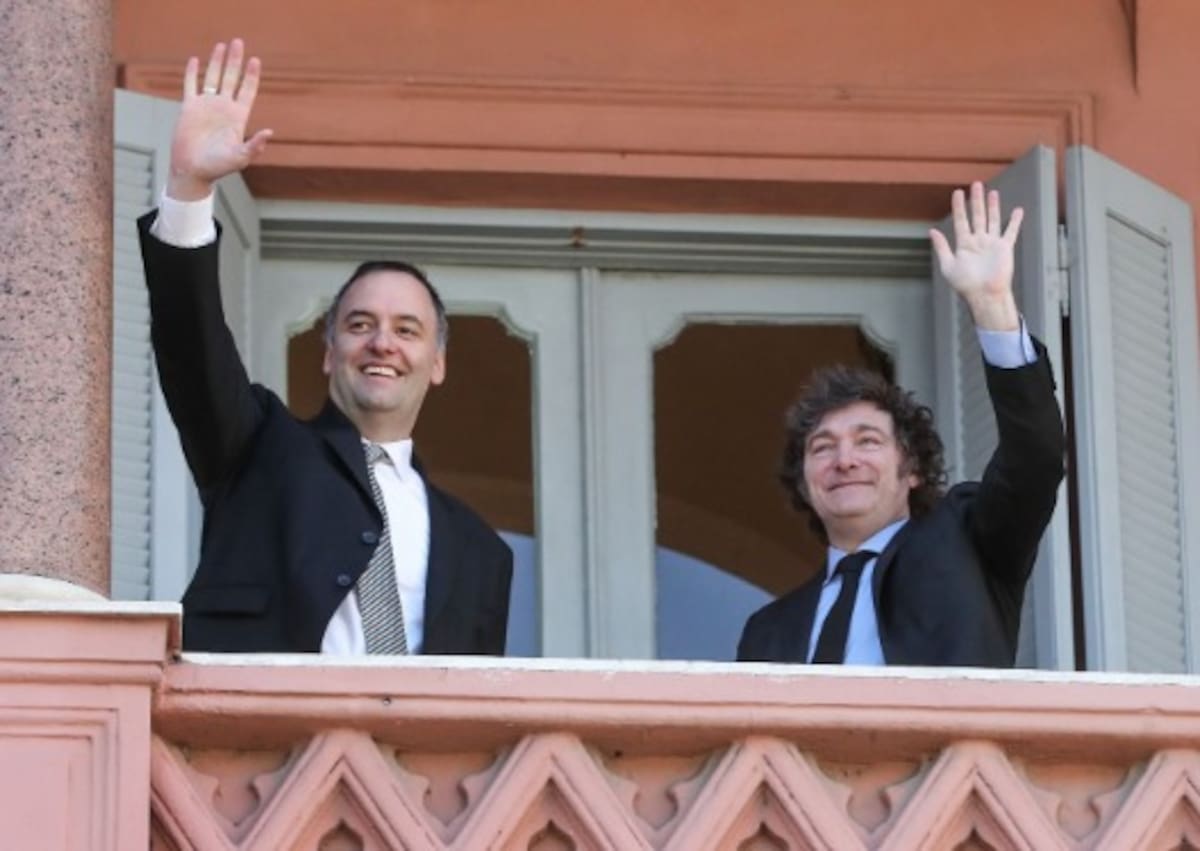 Manuel Adorni y Javier Milei en Casa Rosada