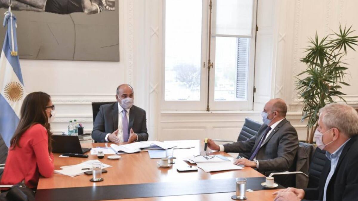 Manzur se reunió con Elizabeth Gómez Alcorta en su despacho de Casa Rosada, NA