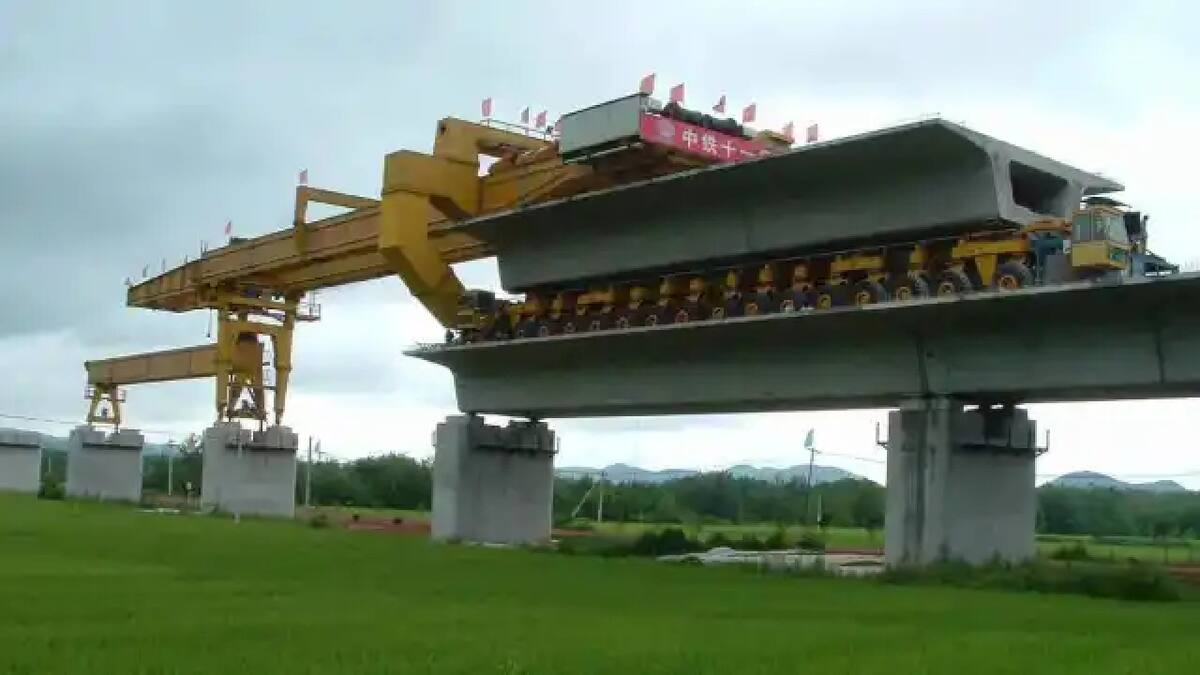 Máquina para construir puentes china. Foto: captura.