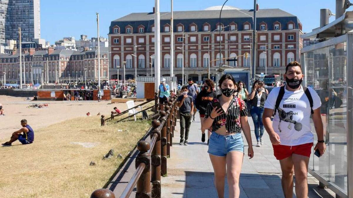 Mar del Plata, turistas, turismo, vacaciones. NA