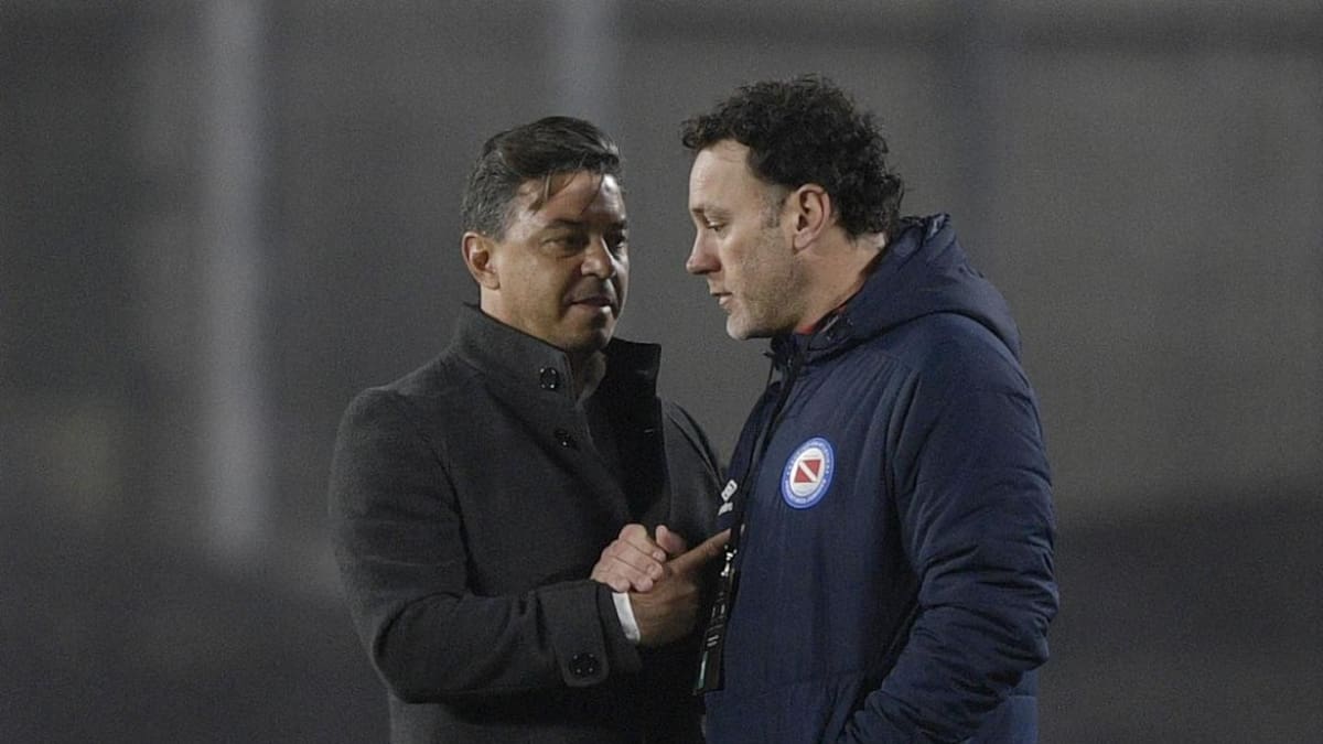 Marcelo Gallardo, River Plate y Gabriel Milito, Argentinos Juniors. Reuters.