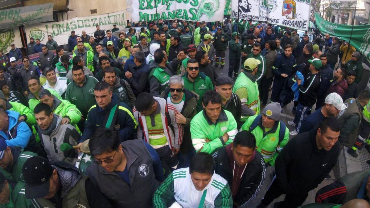 Marcha de Camioneros - Corte y protesta (NA)
